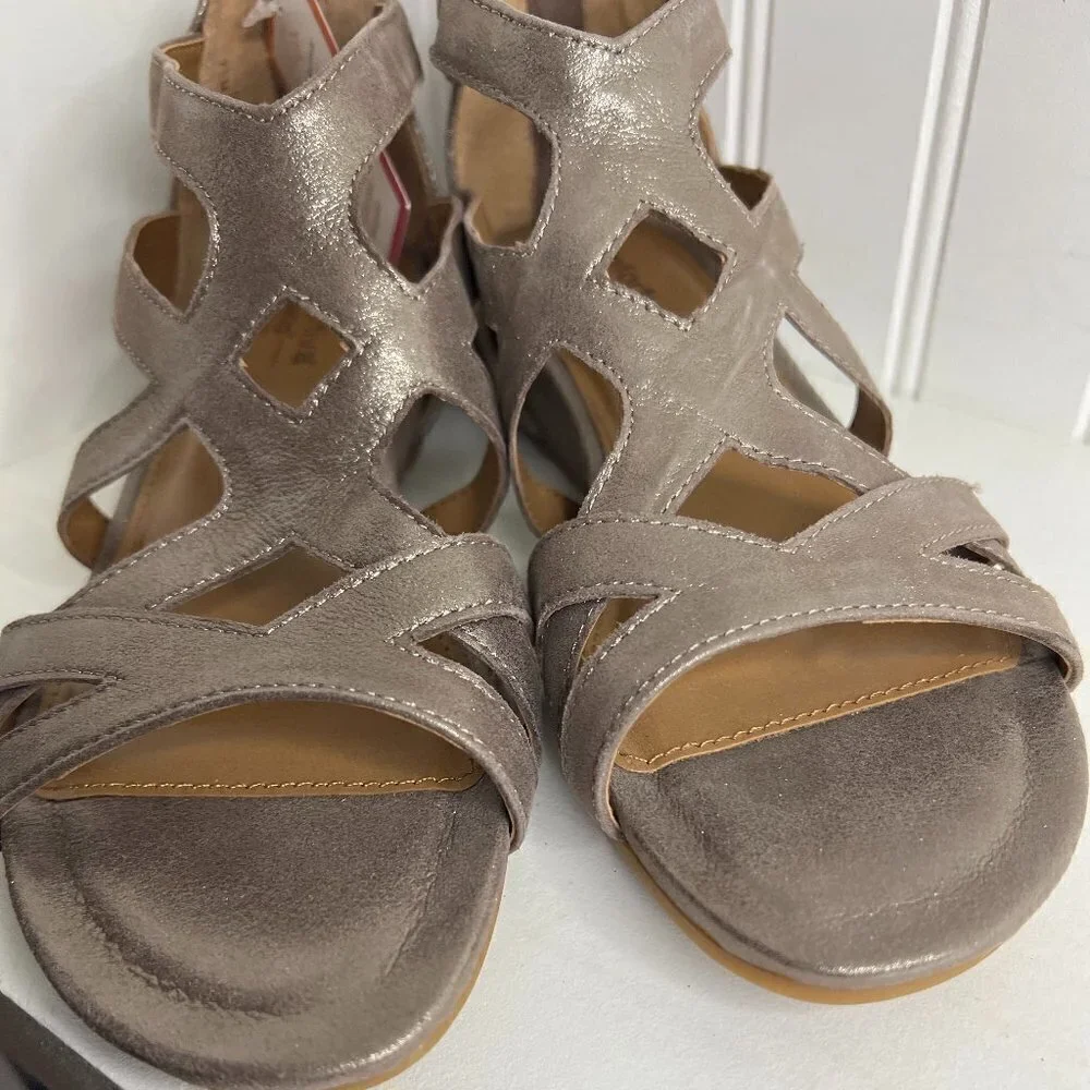 Comfortiva Mayra Metallic Taupe Sandal Size 7.5